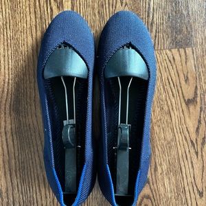 Rothy’s original flat. Navy.